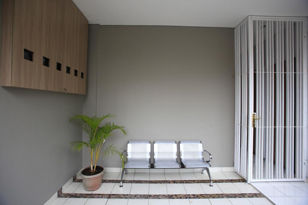 Reddoorz @ Karet Pedurenan 2 Jakarta Extérieur photo