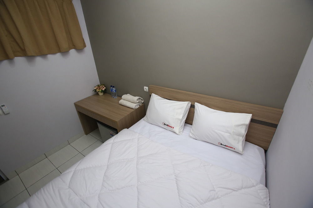 Reddoorz @ Karet Pedurenan 2 Jakarta Extérieur photo